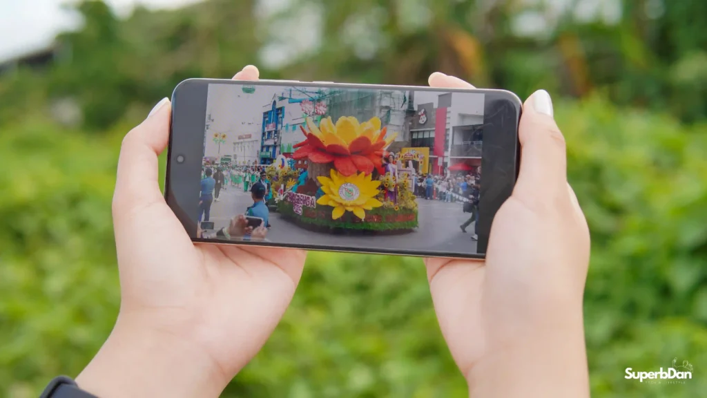realme 14 Pro+ 5G Review: The Best All-Rounder Mid-Ranger? 64 realme 14 Pro+ 5G Display
