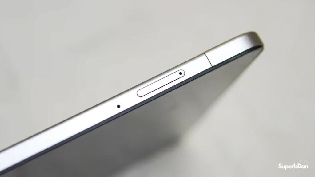 TechLife Pad Plus 12” Review: Big Display, Solid Performance, Budget Price 34 TechLife Pad Plus 12 SIM tray