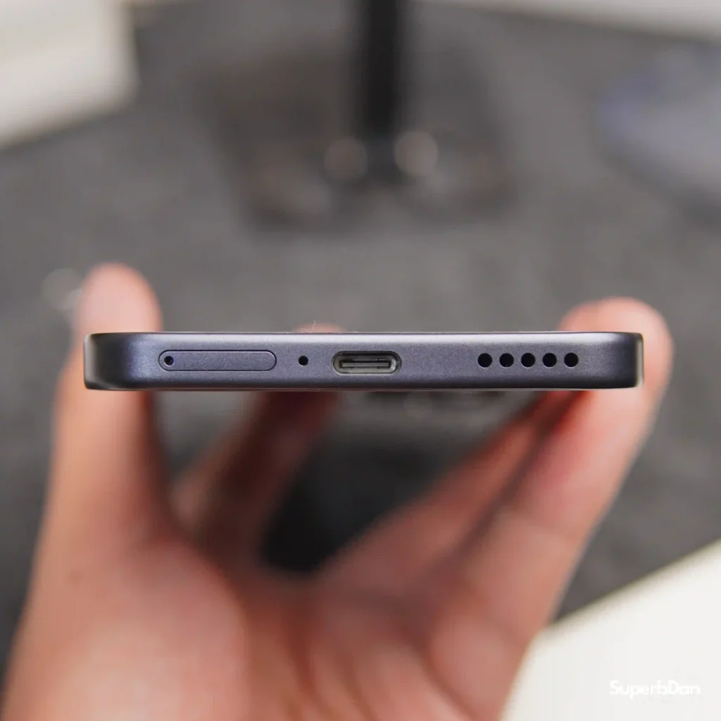 HONOR 400 5G First Impressions 29 HONOR 400 5G Bottom
