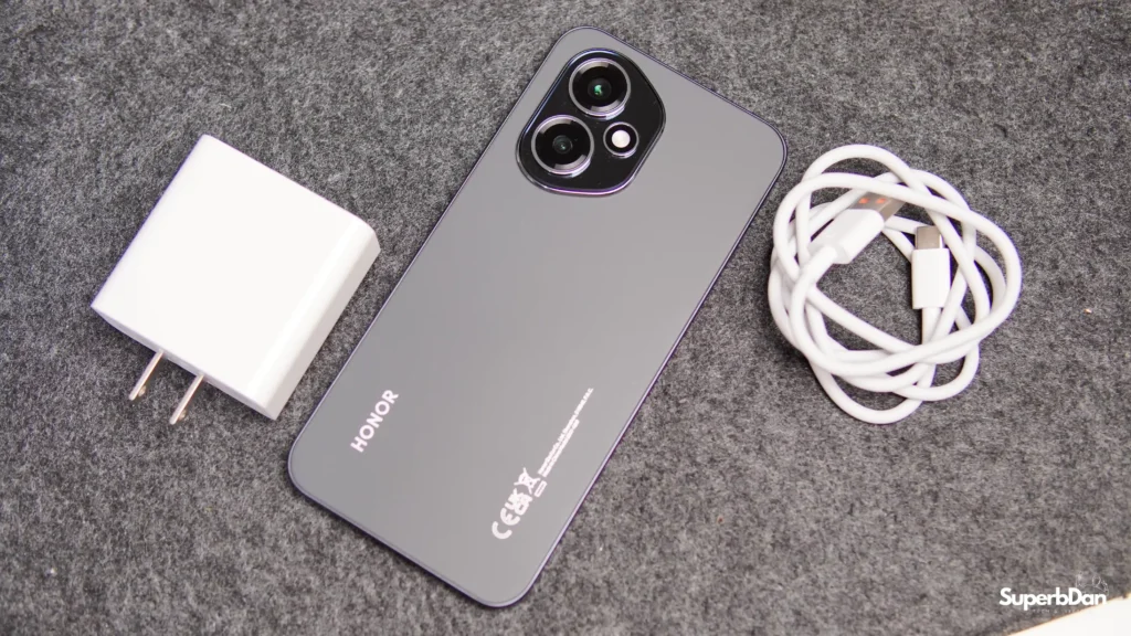 HONOR 400 5G First Impressions 34 HONOR 400 5G Power Adapter and USB Cable
