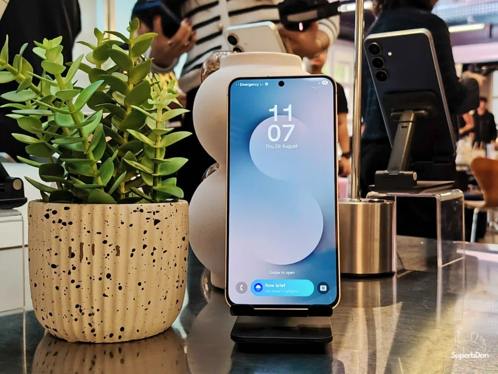 Samsung Galaxy S25 FE Lands in the Philippines with AI Tools and Stronger Design 6 Samsung Galaxy S25 FE Lands in the Philippines with AI Tools and a Stronger Design