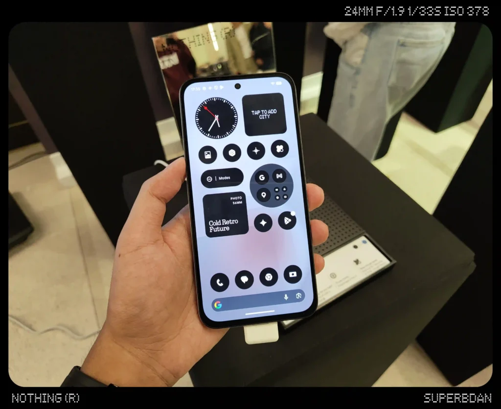 Nothing Phone (4b) Display