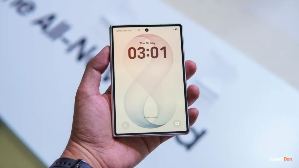 Samsung Galaxy Z Fold8 Display