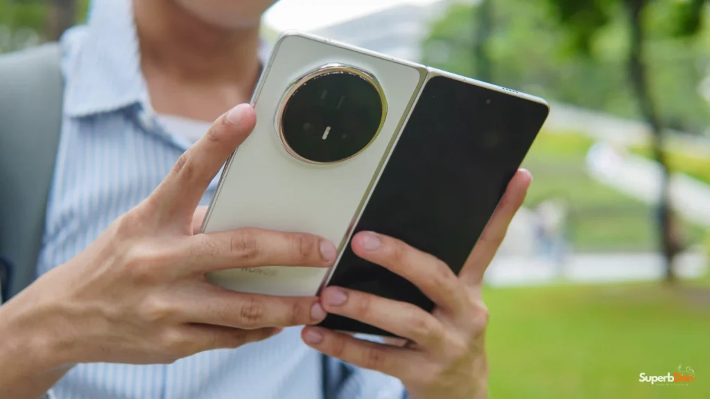 HONOR Magic V6 Design