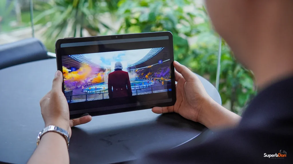 Nexal Pad 11-inch 2.5K display while streaming